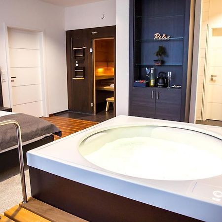 Plus Punkt Private Spa 韦因加尔滕 外观 照片